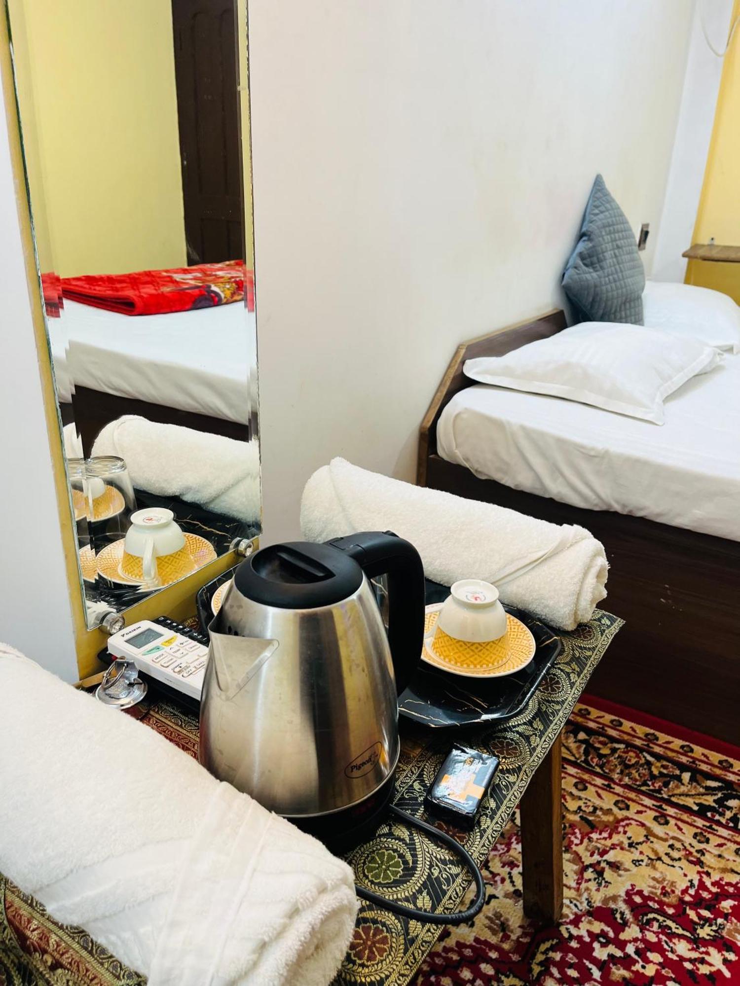 Ganga Guest House Варанаси Экстерьер фото